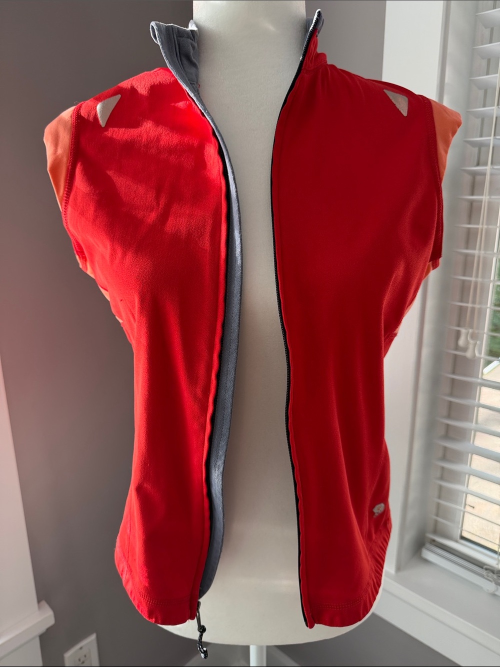 Mountain Hardwear Women's Red and Orange Lightweight Vest S